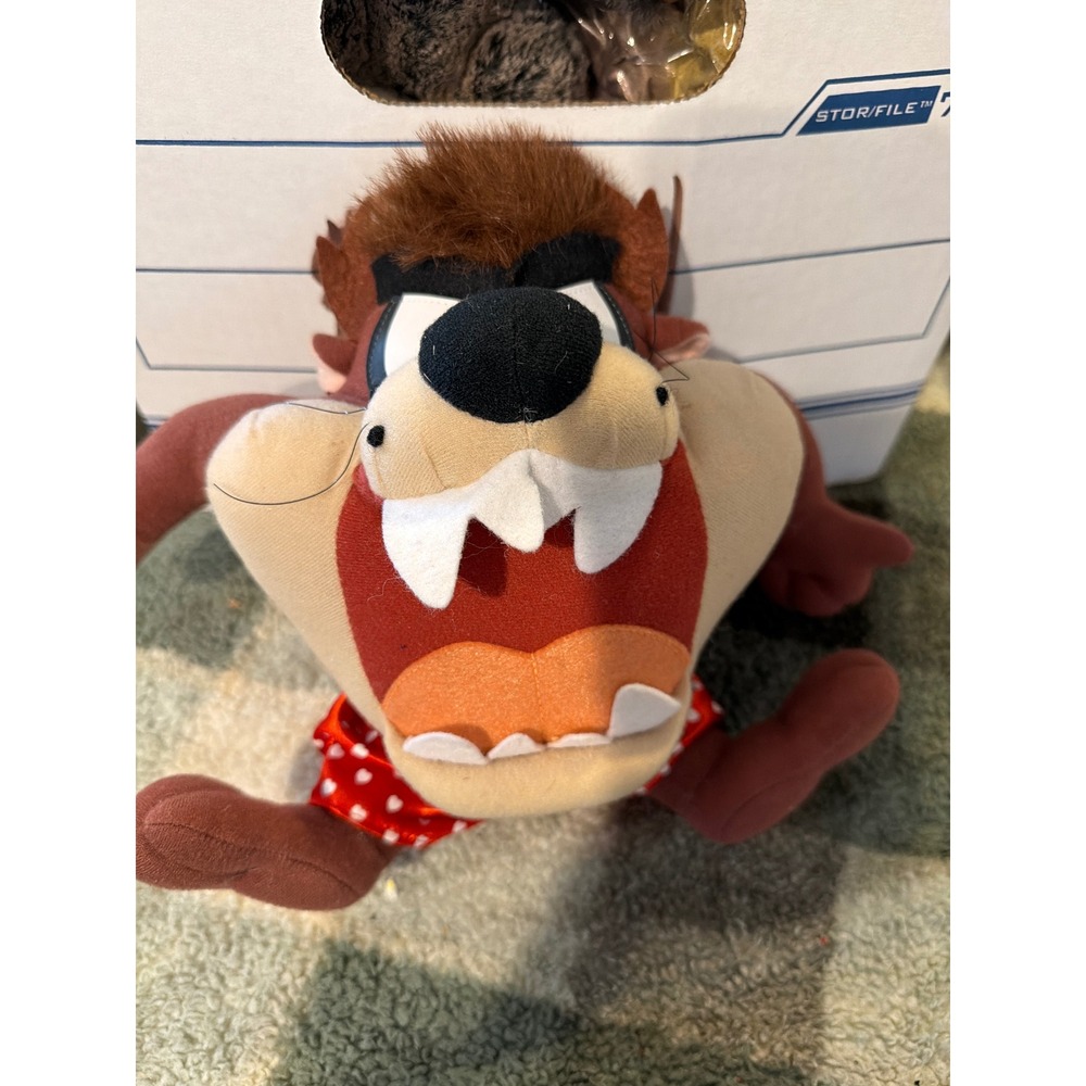Vintage 2000 Looney Tunes Taz Tasmanian‎ Devil Plush Russell Stover Heart Boxers